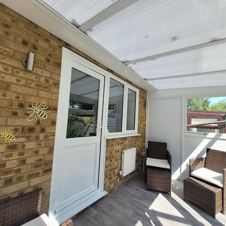 Bumblebee Bungalow - With Separate Office And Gaming Space By Catchpole Stays Colchester Eksteriør billede
