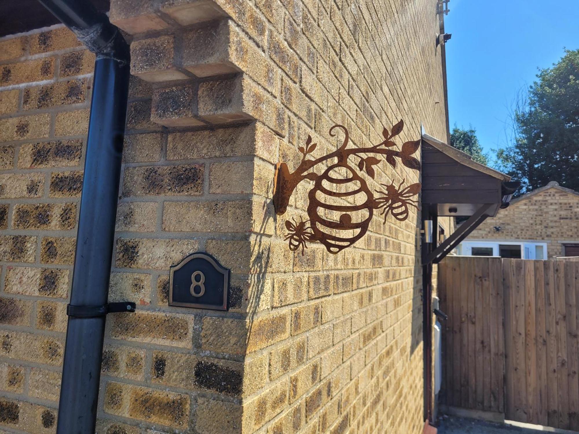 Bumblebee Bungalow - With Separate Office And Gaming Space By Catchpole Stays Colchester Eksteriør billede
